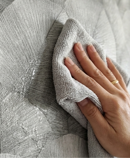 Easy to clean wallpaper